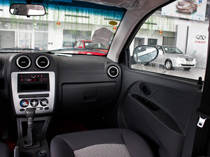 2011款1.0L 手动数智版 空间座椅