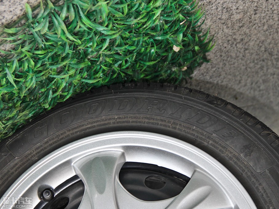 2012QQ3 rа 1.0L քӐ