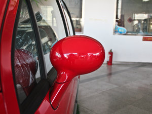 2012款运动版 1.0L 手动启航型 后视镜