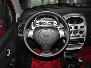 2012款运动版 1.0L 手动启航型 方向盘