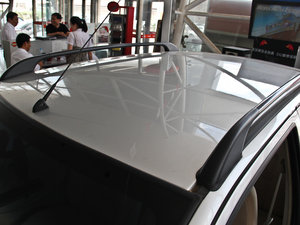 2012款时尚版 1.0L 手动爱尚型 车顶
