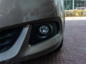2012款1.5L 手动数字奥运版 前雾灯
