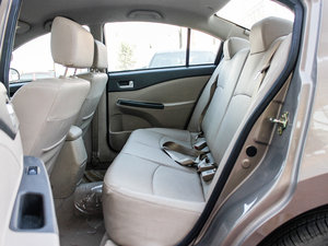 2012款1.5L 手动数字奥运版 后排空间