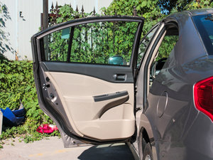 2012款1.5L 手动运动版 左后车门