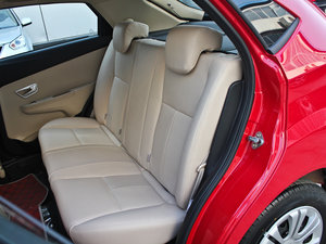 2013款1.5L 手动锐意版 后排座椅
