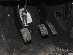 2013款1.0L 手动活力版 空间座椅