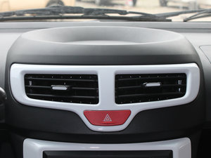 2013款1.0L 手动活力版 空调出风口