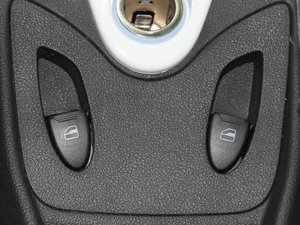2013款1.0L 手动活力版 中控区