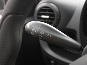 2013款1.0L 手动活力版 中控区