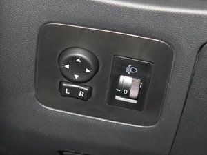 2013款1.0L 手动活力版 中控区