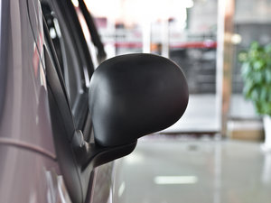 2013款1.0L 手动快乐版 后视镜