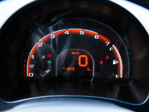 2013款1.0L 手动快乐版 中控区