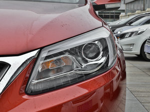 2013款1.6L DVVT 手动致享版 大灯