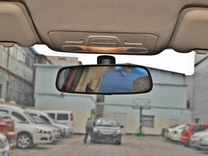 2013款1.6L DVVT 手动致享版 车内后视镜