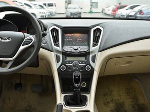 2013款1.6L DVVT 手动致享版 中控台