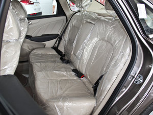 2013款1.6L DVVT 手动致尚版 后排座椅