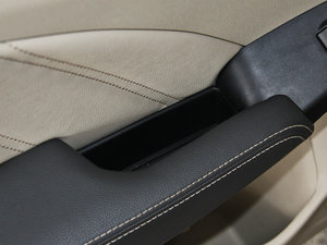 2013款1.6L DVVT 手动致尚版 空间座椅