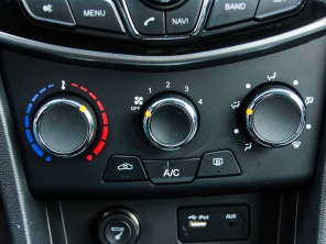 奇瑞汽車2015款艾瑞澤3