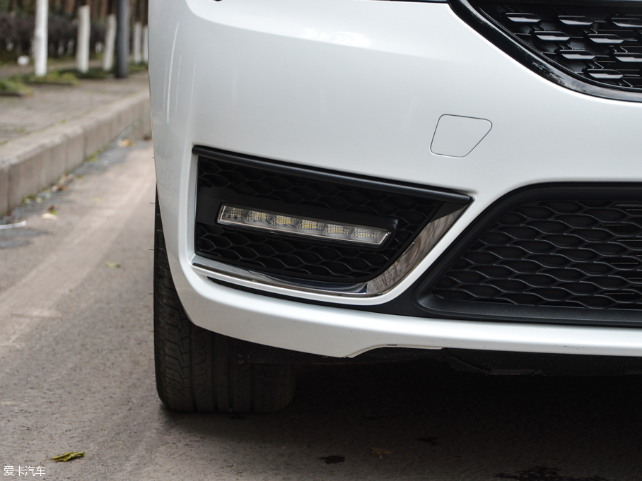 2016��ȫ�°����5 1.5L CVT�I(l��ng)�J��