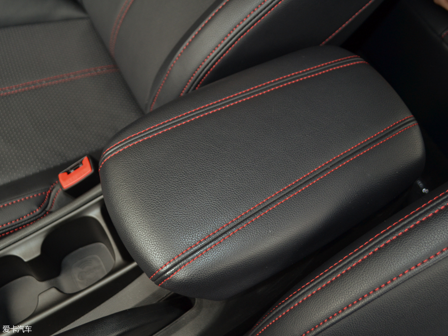 2016��ȫ�°����5 1.5L CVT�I(l��ng)�J��