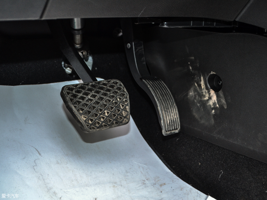 2016��ȫ�°����5 1.5L CVT�I(l��ng)�J��