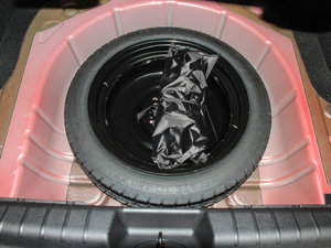 2016款1.5L CVT领尊版 备胎