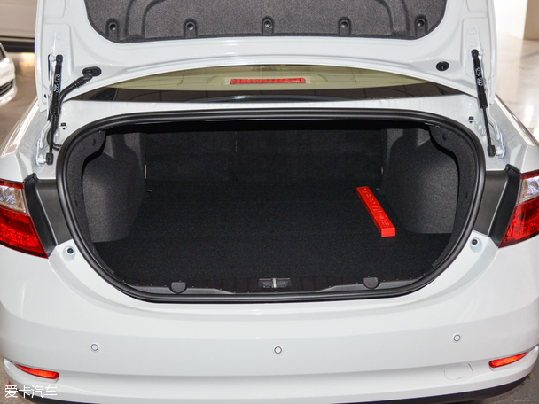 奇瑞汽車2015款艾瑞澤7