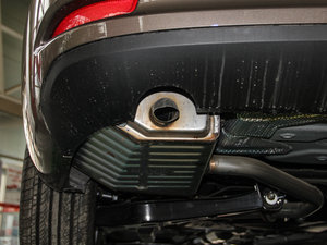 2015款1.6L 手动致领版 排气管