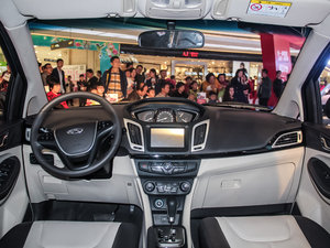 2015款1.8L 手动宽适版 内饰全景