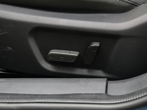 2016款1.6L CVT致享版 主驾驶座椅调节
