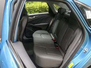 2016款1.6L CVT致享版 后排座椅