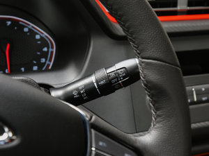 2017款1.5L 手动都市版 乐享超值包 中控区
