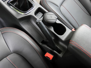 2016款1.5T 手动致享版 驻车制动器
