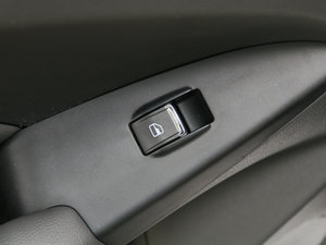 2016款1.6L CVT致享版 空间座椅