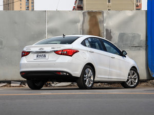 2017款1.5L CVT领潮版 整体外观
