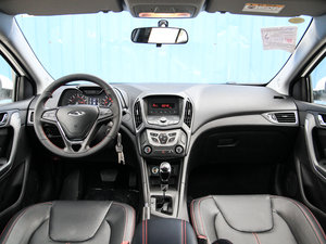 2017款1.5L CVT领潮版 内饰全景