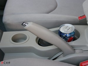 2009款2.4L 两驱汽油豪华版 驻车制动器