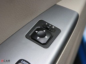 2009款2.4L 两驱汽油豪华版 中控区
