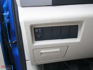 2009款2.4L 两驱汽油豪华版 空间座椅