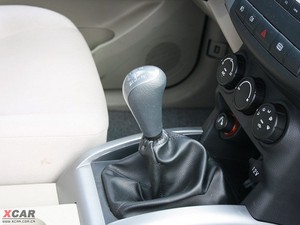 2009款2.4L 两驱汽油豪华版 换挡杆