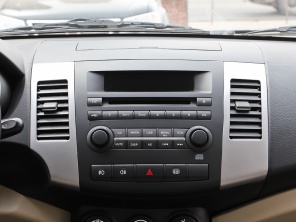 陸風(fēng)汽車2012款陸風(fēng)X8