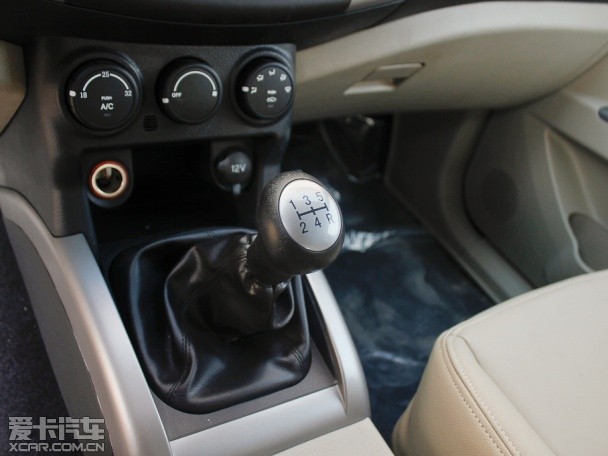 陸風汽車2012款陸風X8