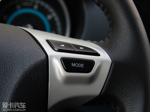 陸風(fēng)汽車2013款陸風(fēng)X5