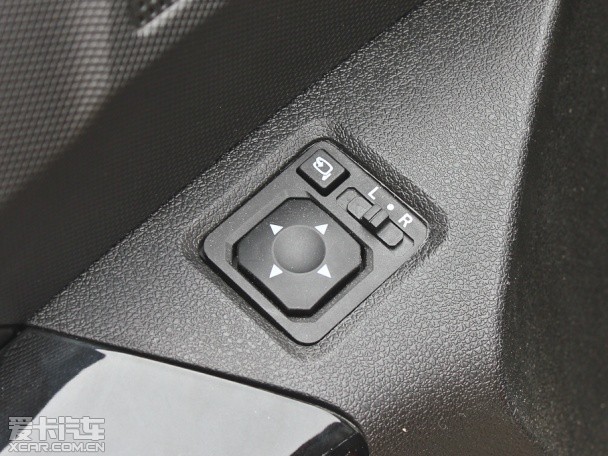 陸風(fēng)汽車2013款陸風(fēng)X5