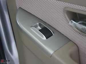 2010款2.0L 新舒适版 中控区