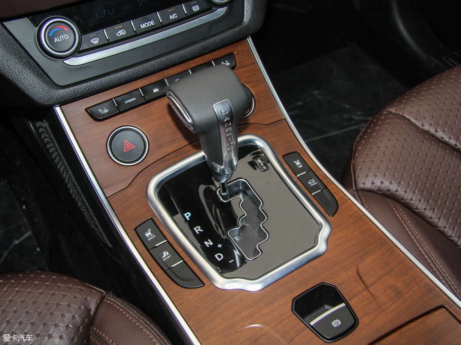 陸風汽車2015款陸風X7