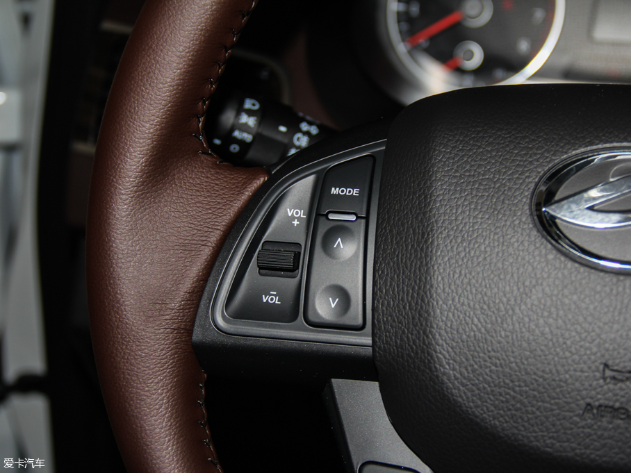 2015����LX7 2.0T �Ԅ�ȫ�����F��