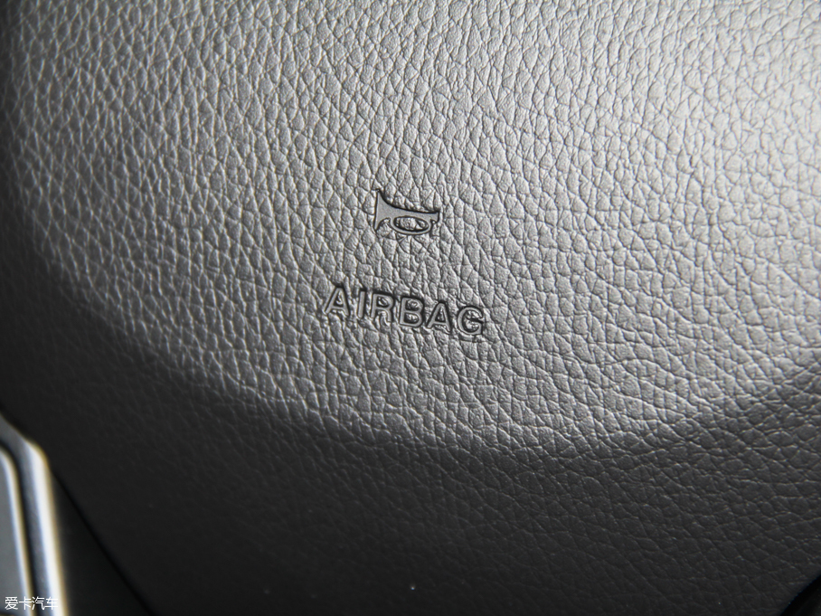 2015����LX7 2.0T �Ԅ�ȫ�����F��