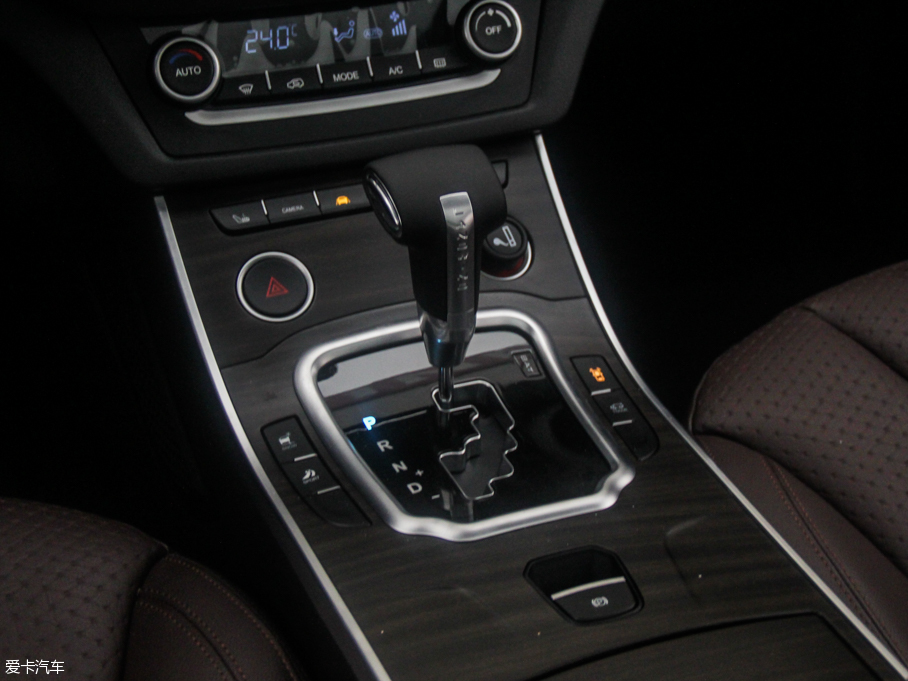 陸風(fēng)汽車2015款陸風(fēng)X7