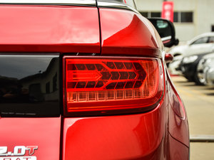 2015款2.0T 自动全景尊享版 尾灯